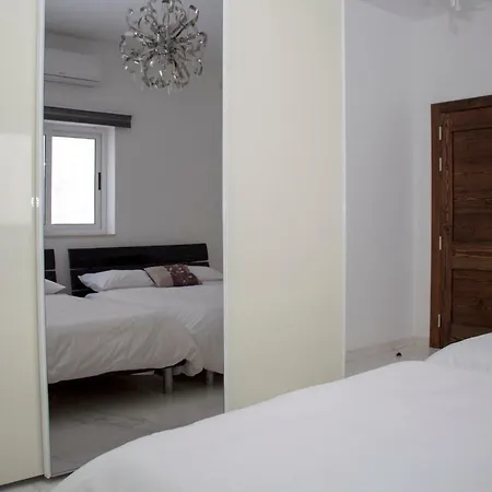 Διαμέρισμα Modern With Views